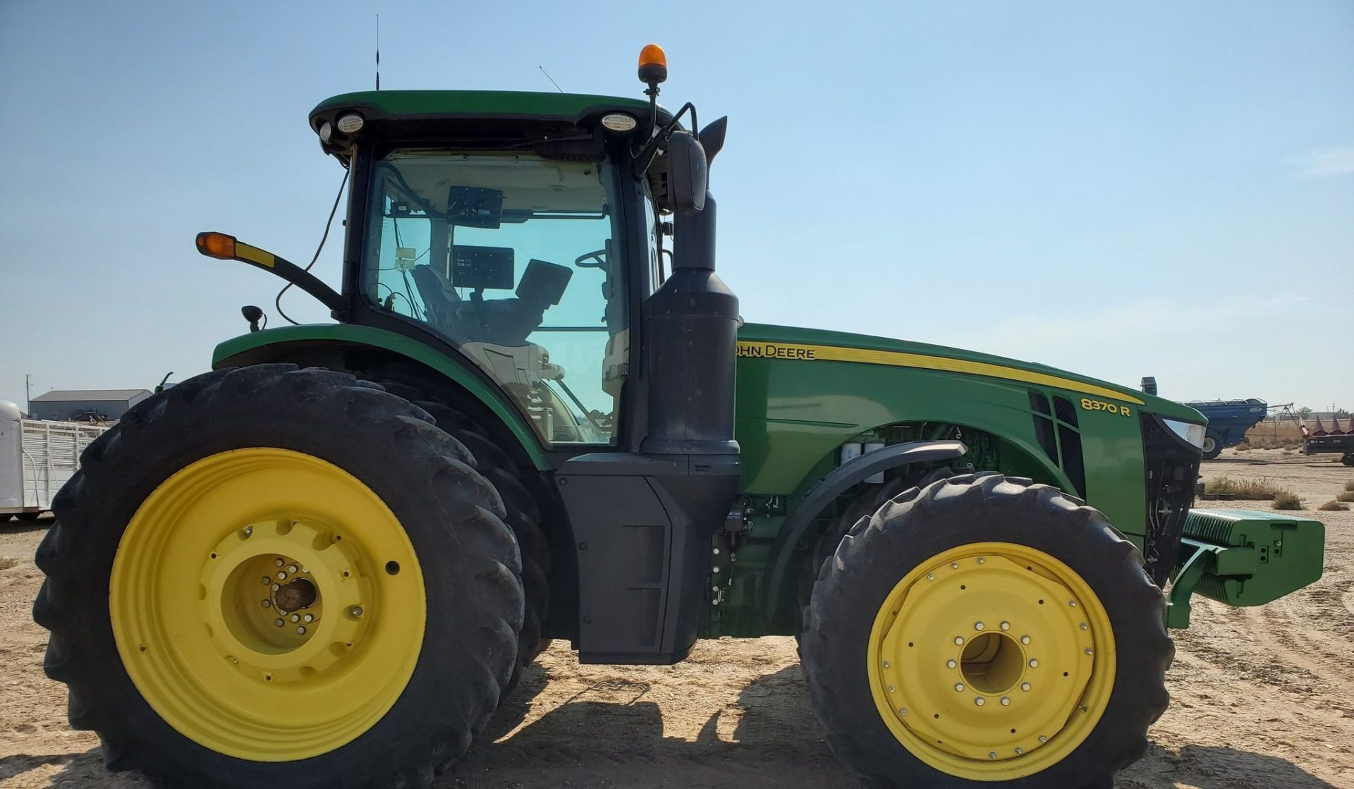 2015 John Deere 8370R - photo 1