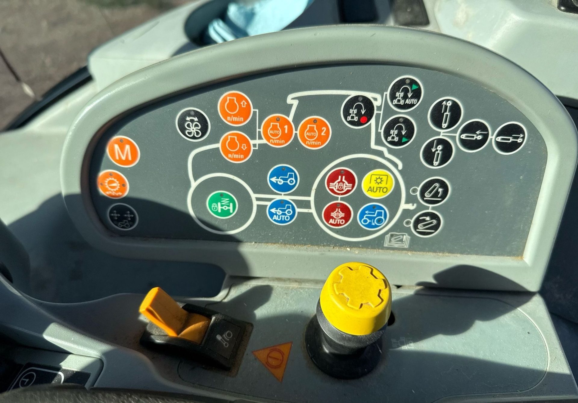 2016 New Holland T7.290 - photo 1