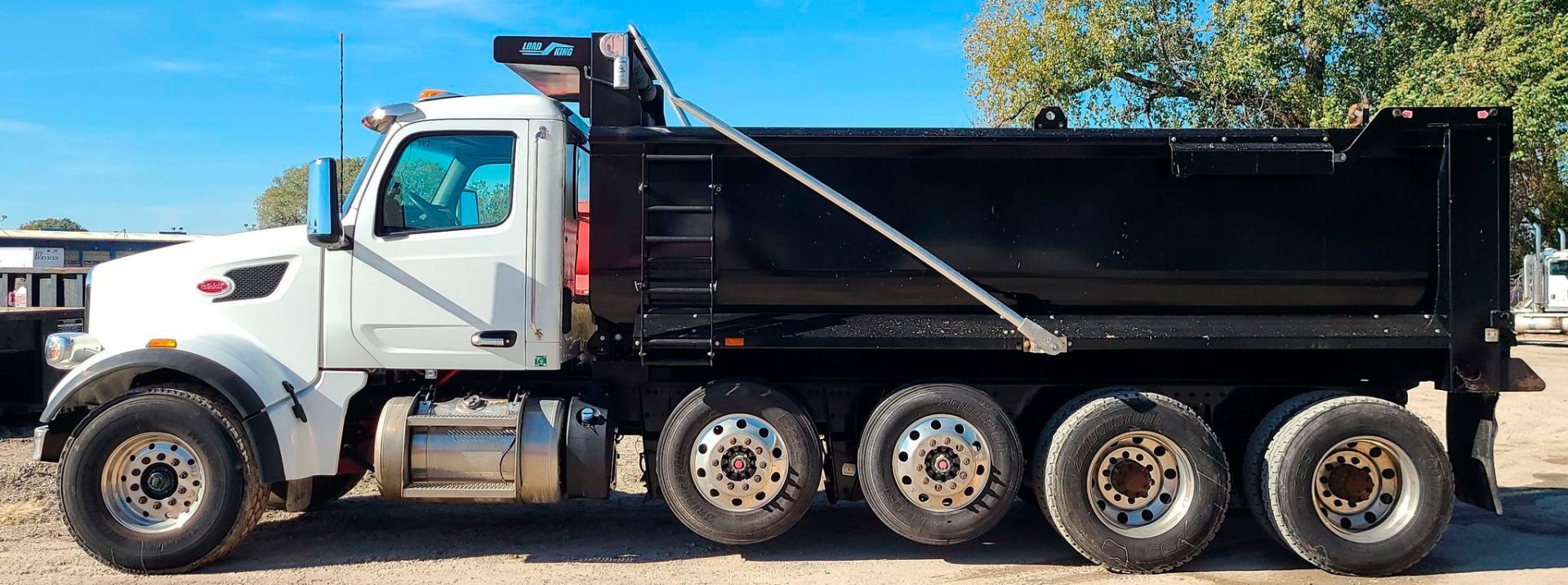 2023 Peterbilt 567 - photo 1