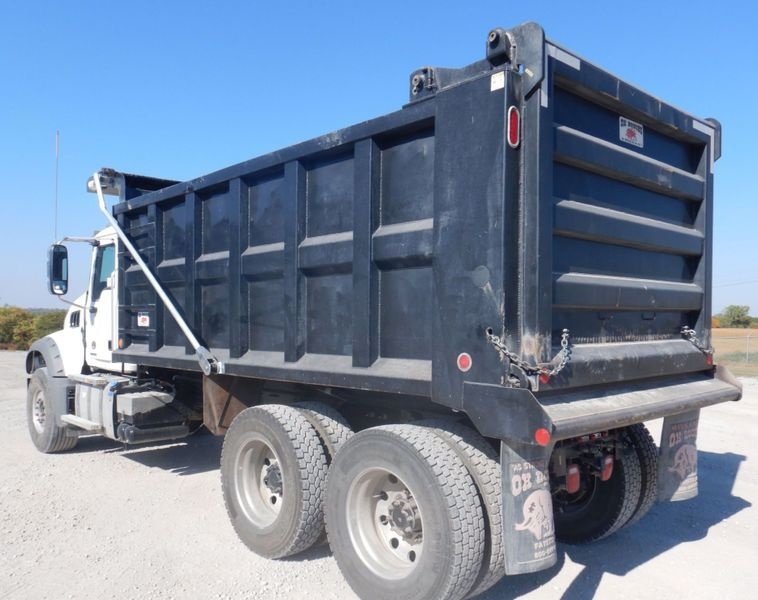 2021 Mack Granite GR64F - photo 1