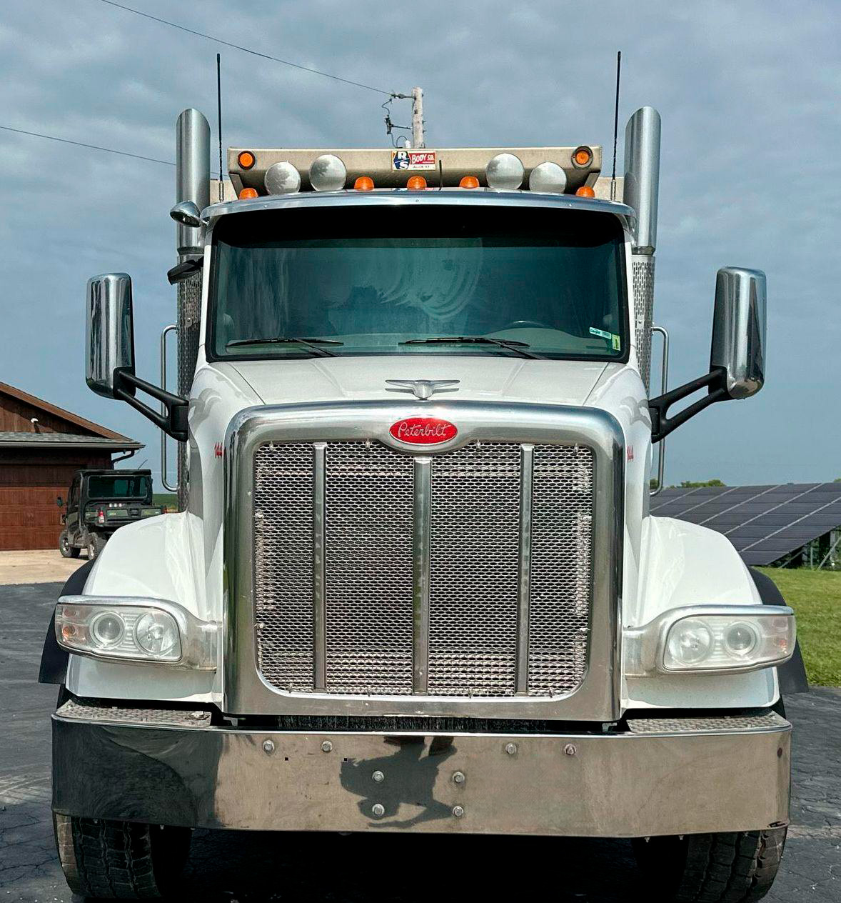 2015 Peterbilt 567 - photo 1