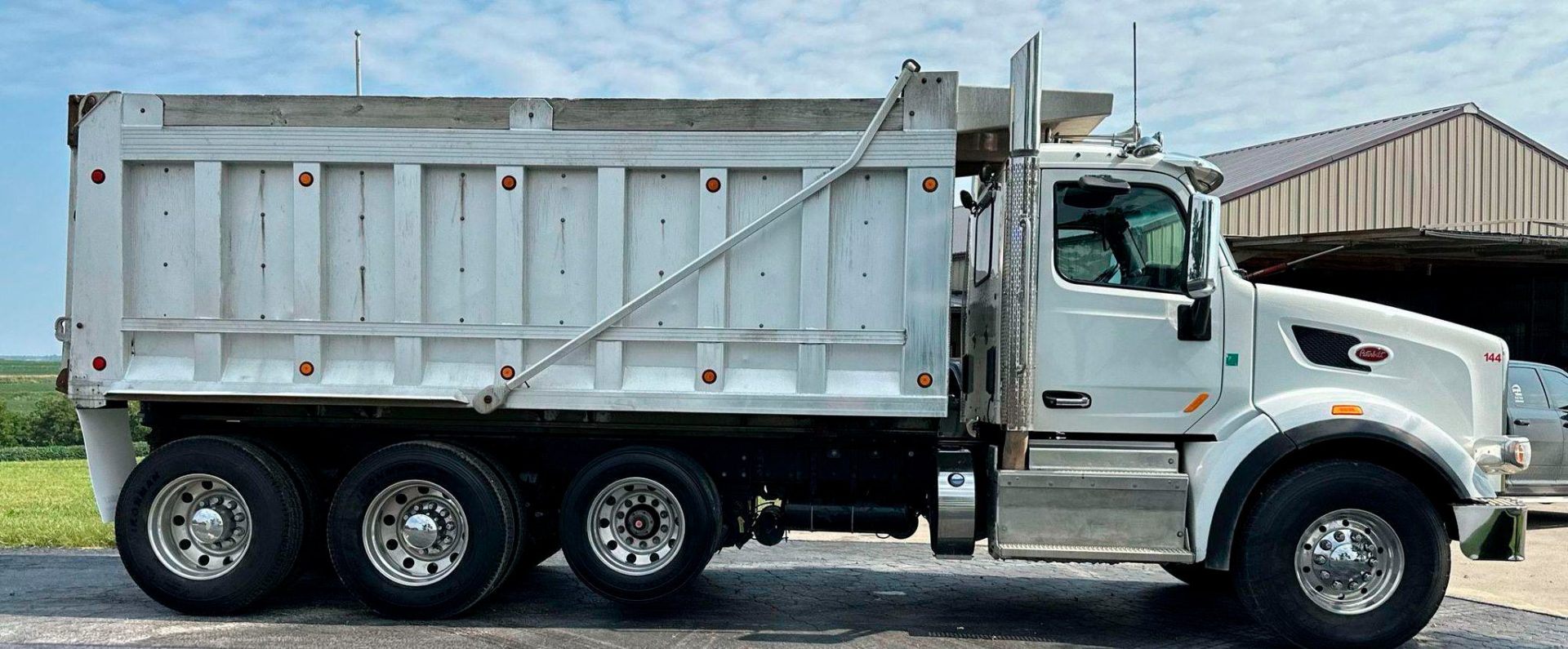 2015 Peterbilt 567 - photo 1