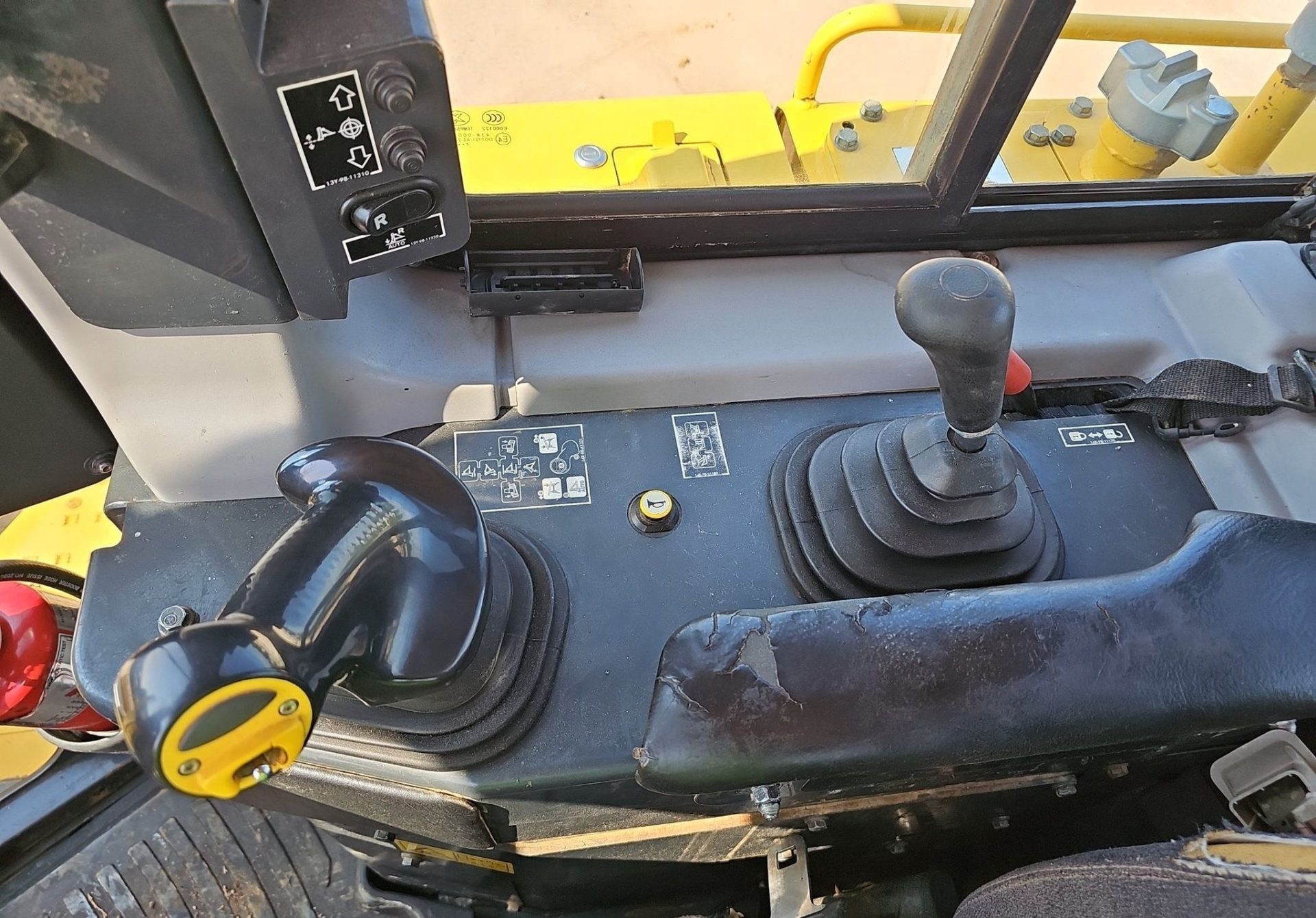 2015 Komatsu D65PXI-18 - photo 1