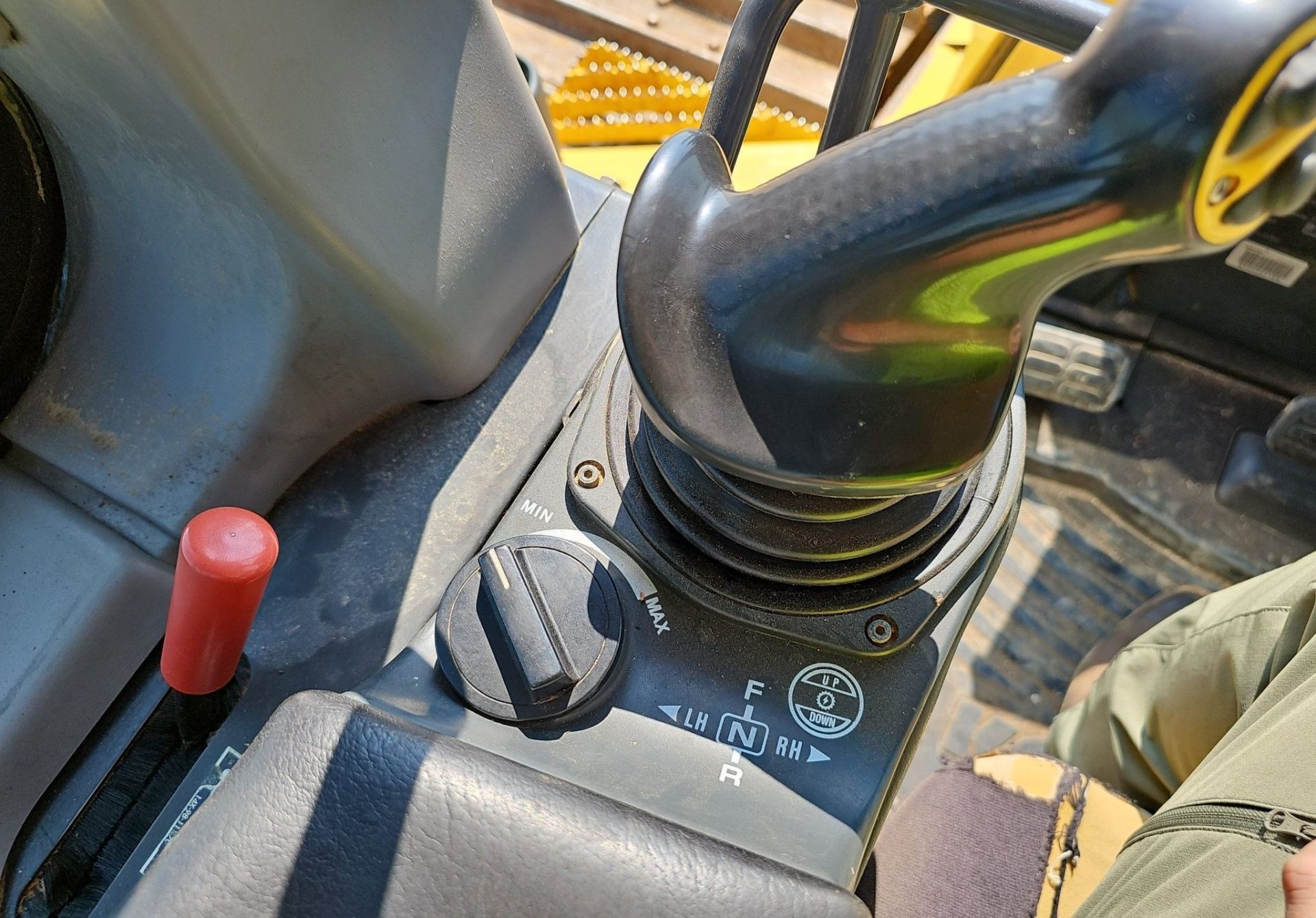 2015 Komatsu D65PXI-18 - photo 1