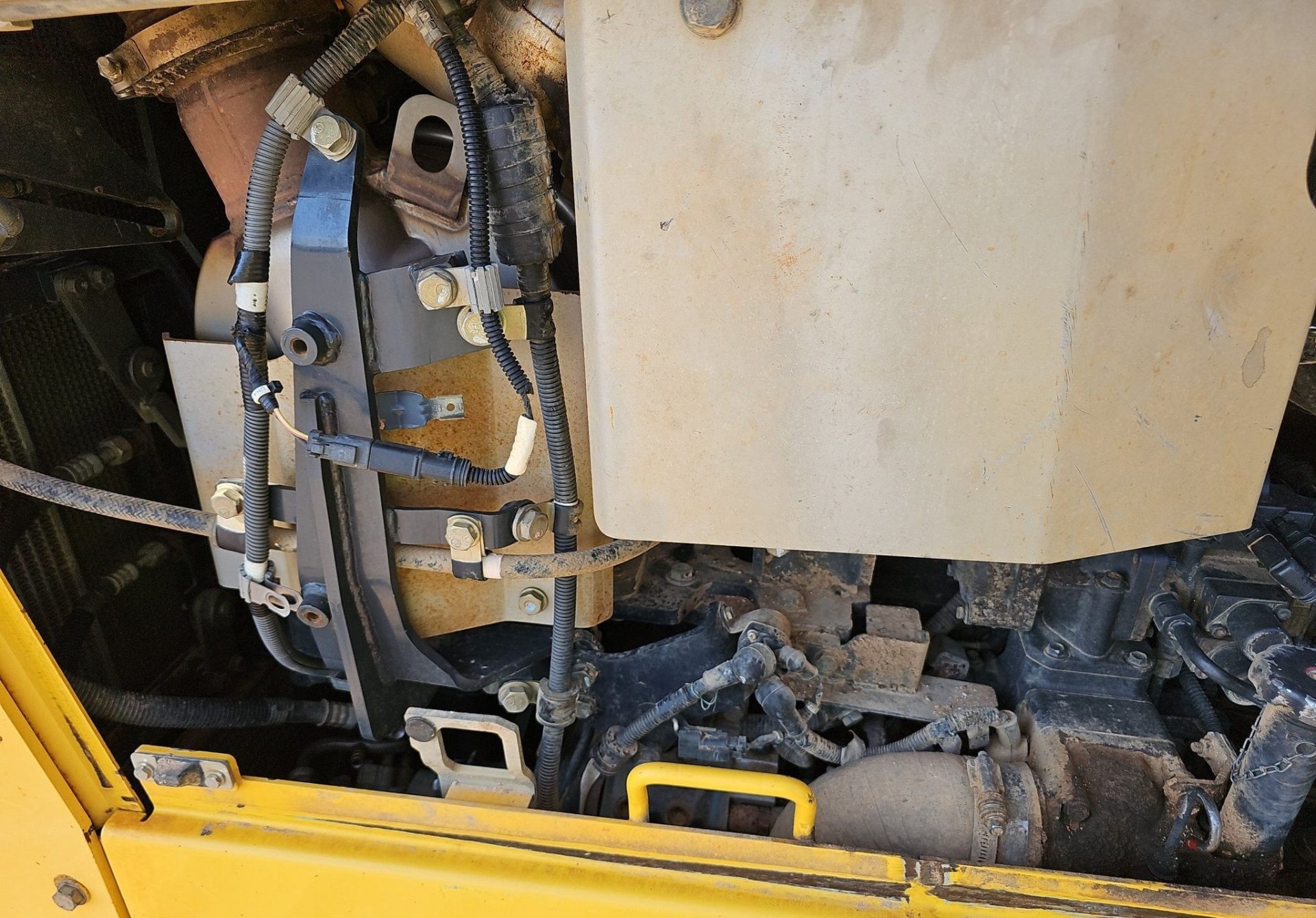 2015 Komatsu D65PXI-18 - photo 1