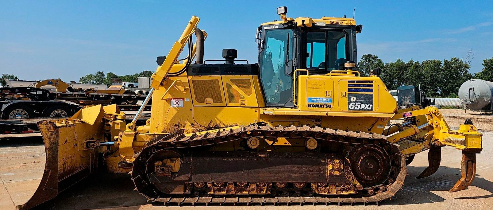 2015 Komatsu D65PXI-18 - photo 1