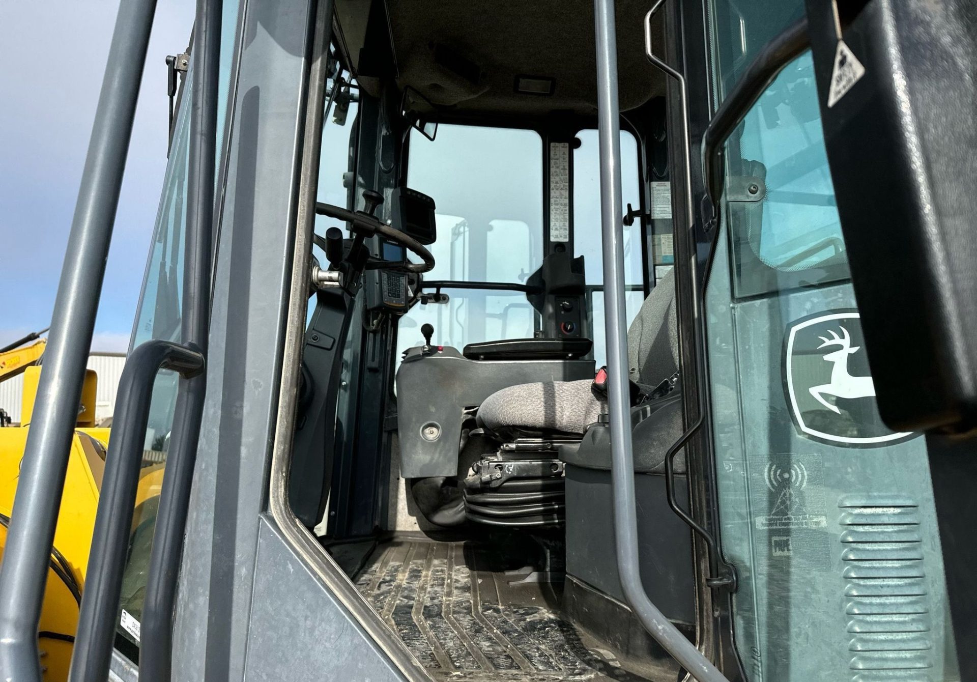 2016 John Deere 824K - photo 1