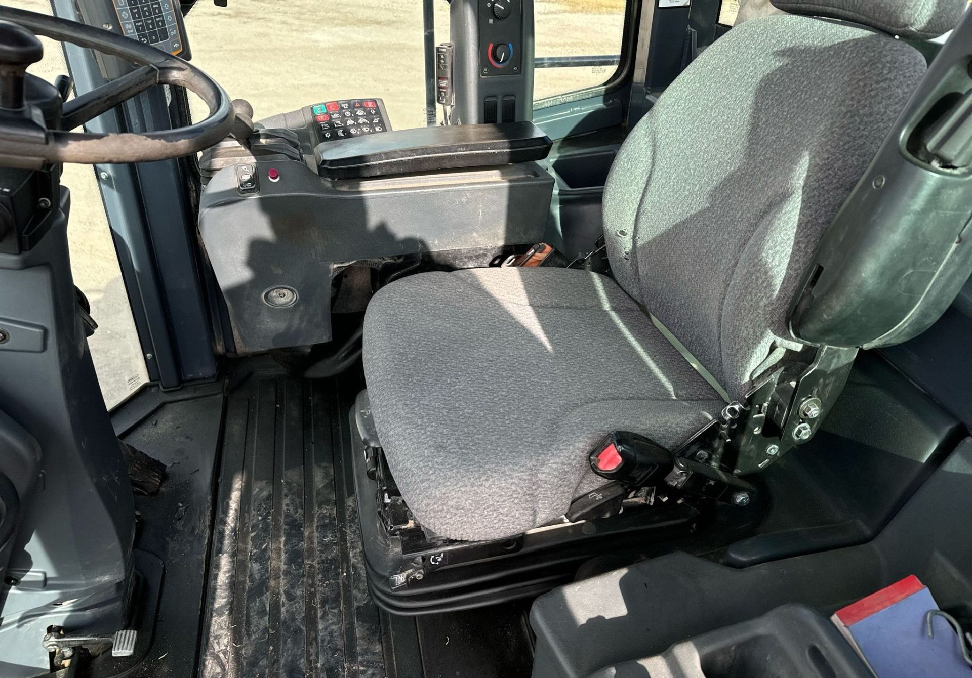 2016 John Deere 824K - photo 1