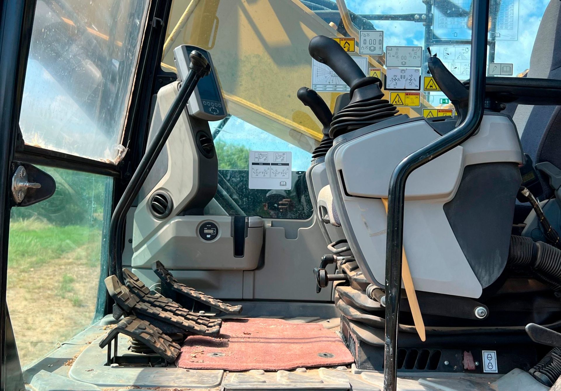 2014 Caterpillar 320E LRR - photo 1