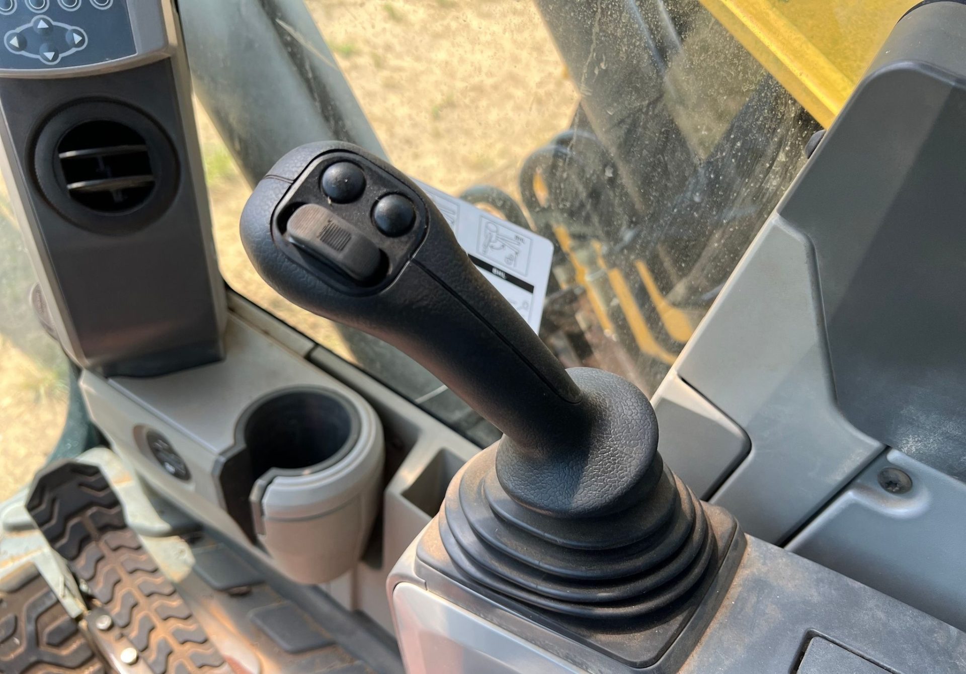 2014 Caterpillar 320E LRR - photo 1