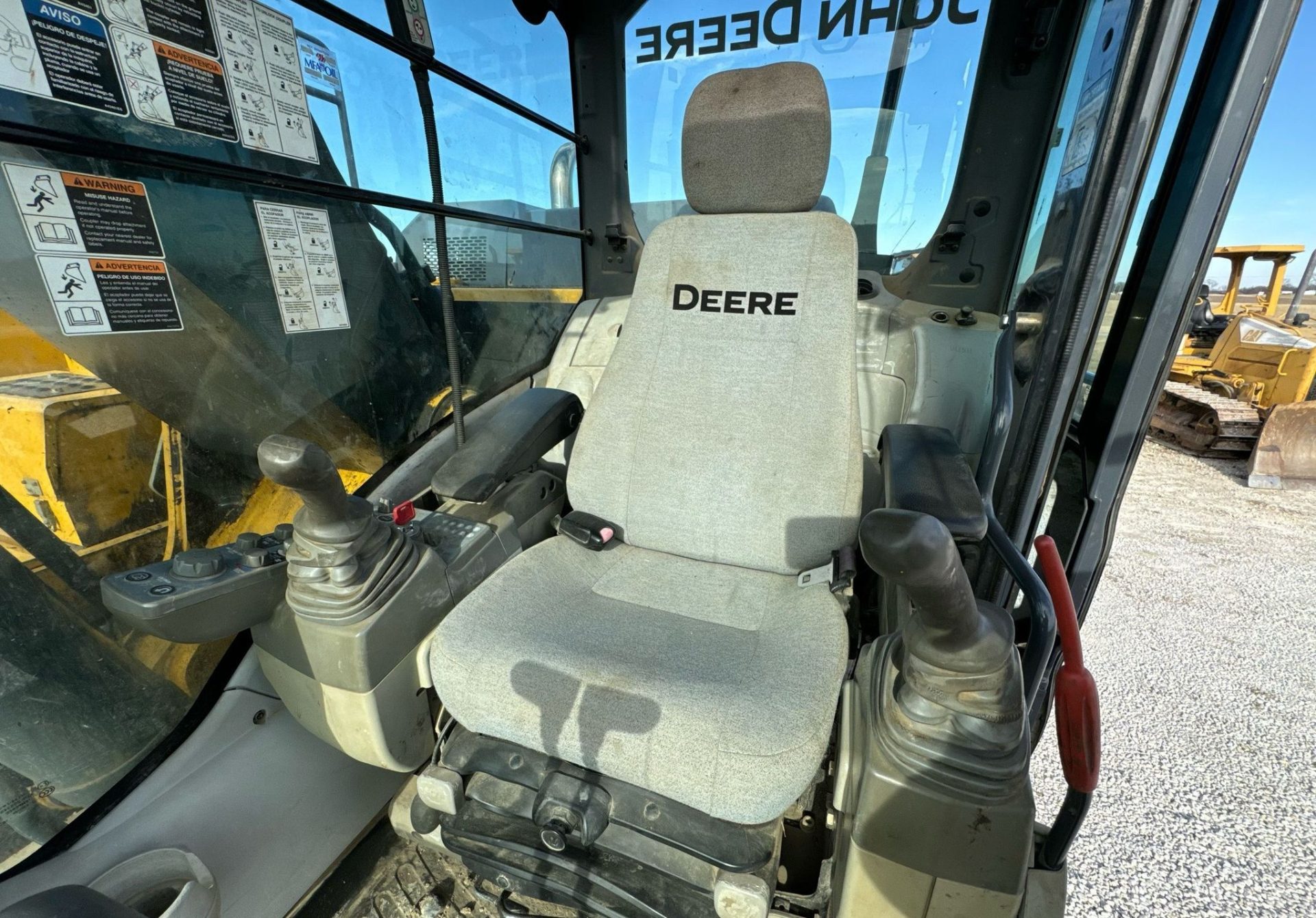2015 John Deere 250G LC - photo 1