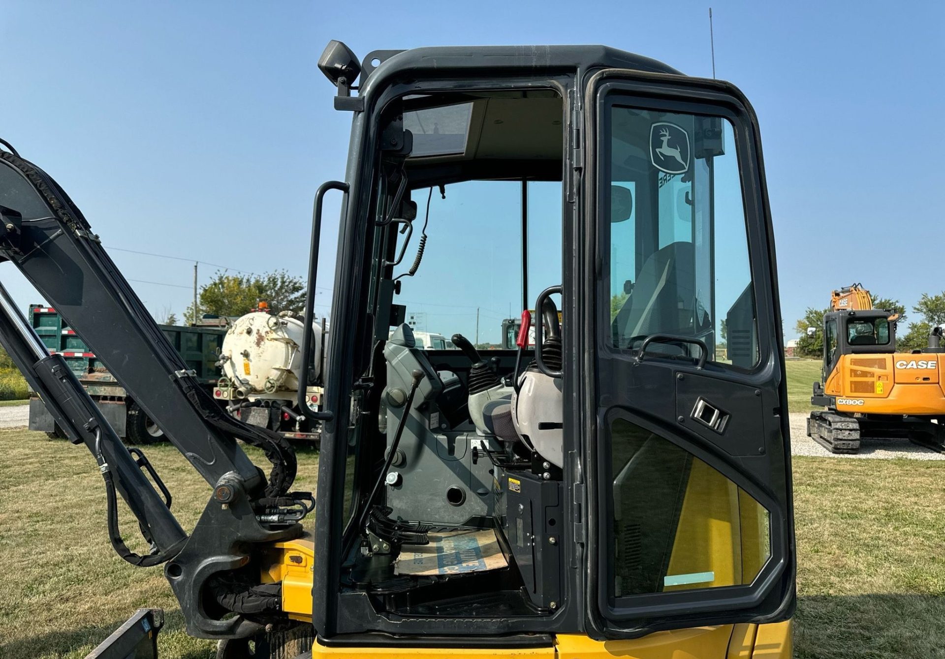 2016 John Deere 50G - photo 1
