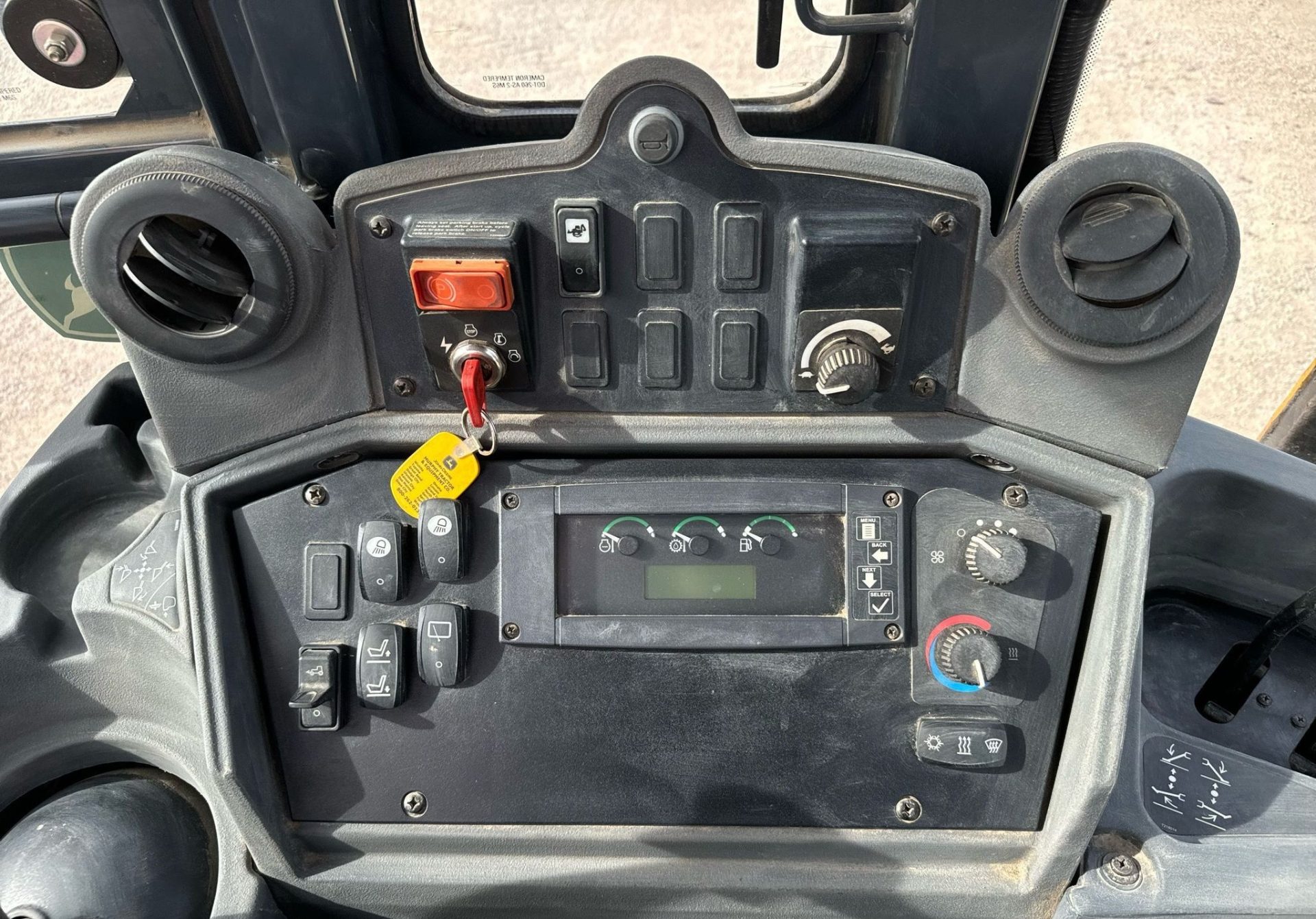 2010 John Deere 310J - photo 1