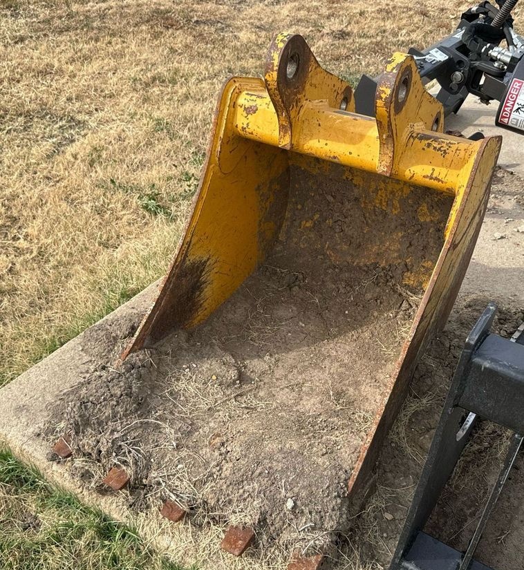 2010 John Deere 310J - photo 1